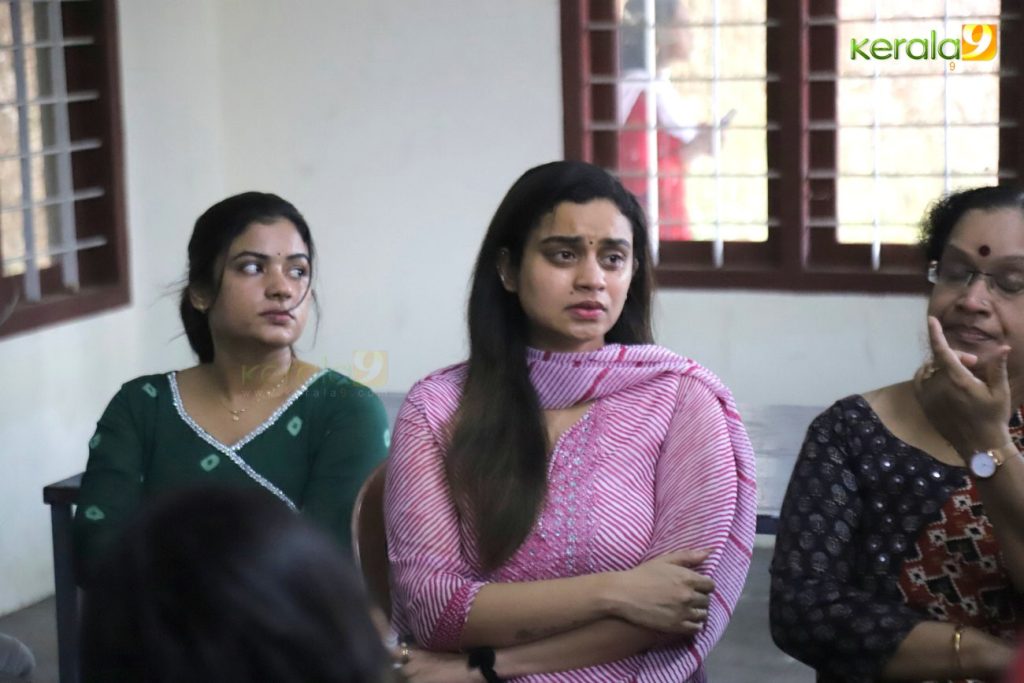 kollam sudhi funeral photos