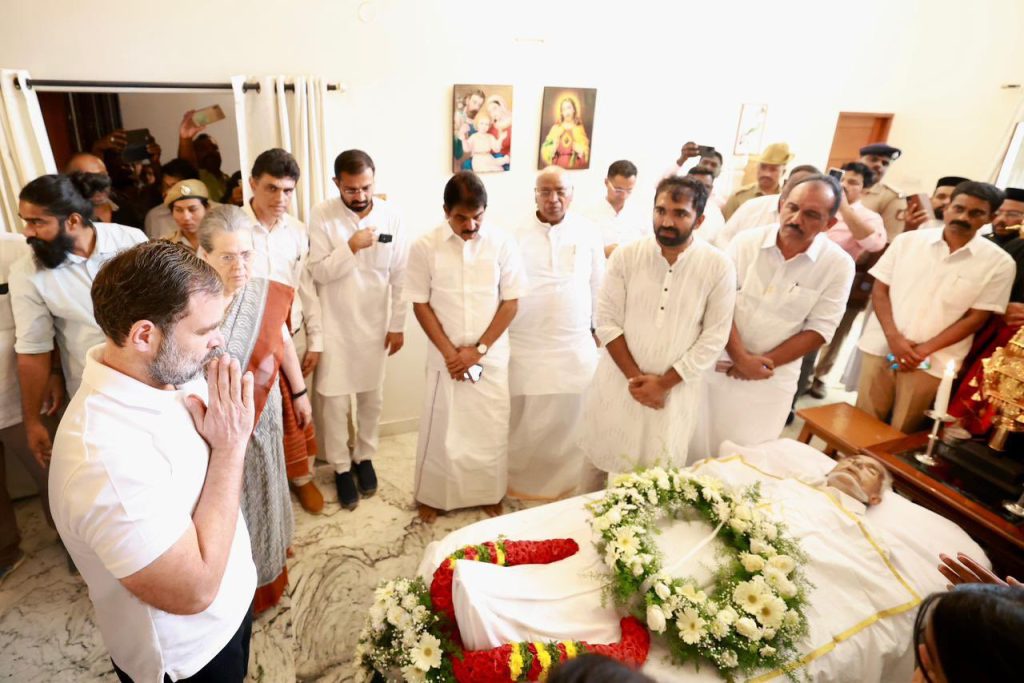 Oommen Chandy Funeral Photos 005