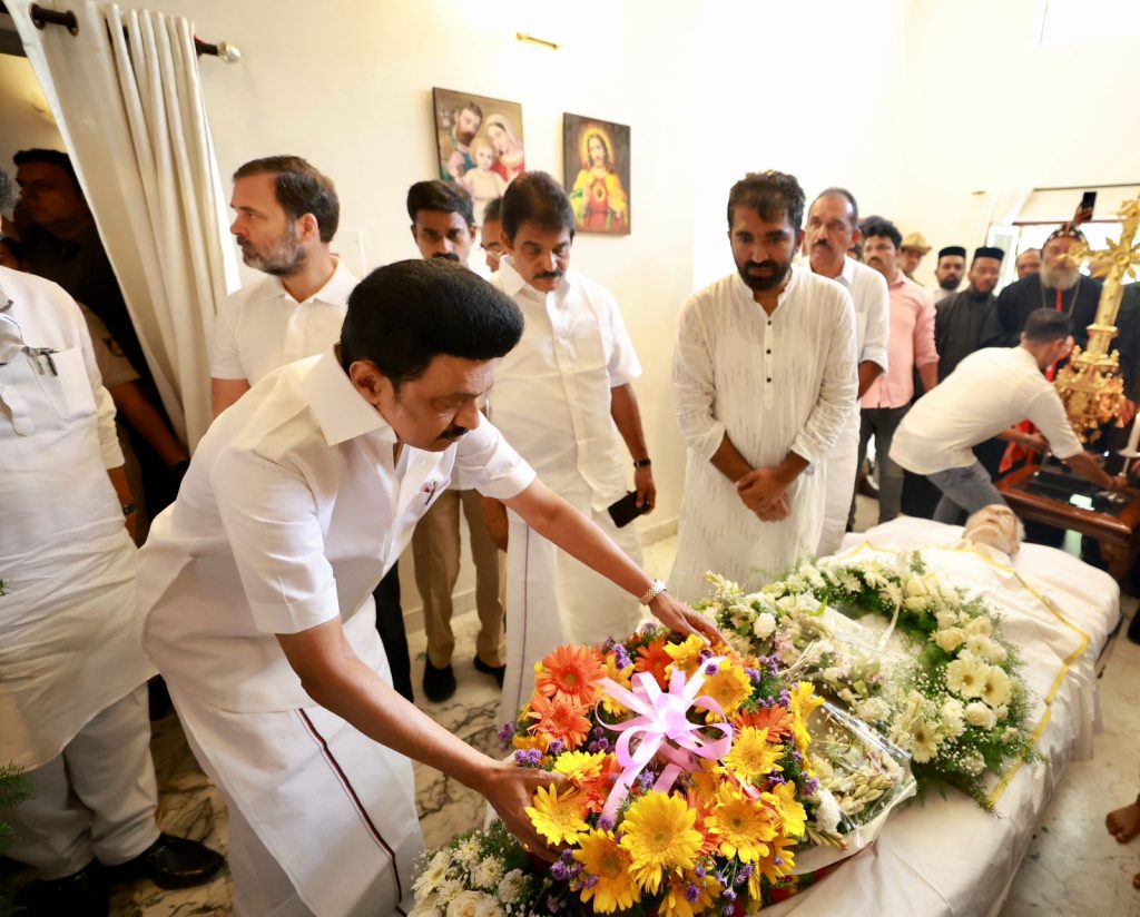 Oommen Chandy Funeral Photos 006