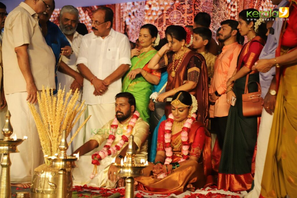 Meppadiyan Director Vishnu Mohan Marriage Photos 005 1