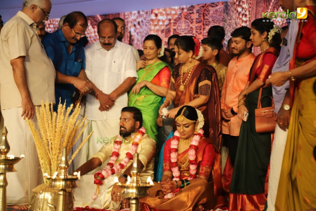 Meppadiyan Director Vishnu Mohan Marriage Photos 006 1