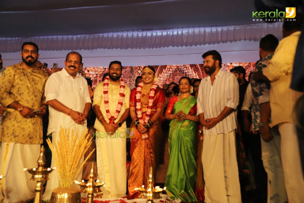 Meppadiyan Director Vishnu Mohan Marriage Photos 015 1