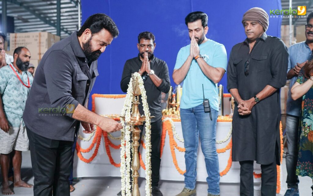 Big-Budget Movie L2: Empuraan Pooja Held in Delhi Photos 1 Empuraan movie pooja photos 001