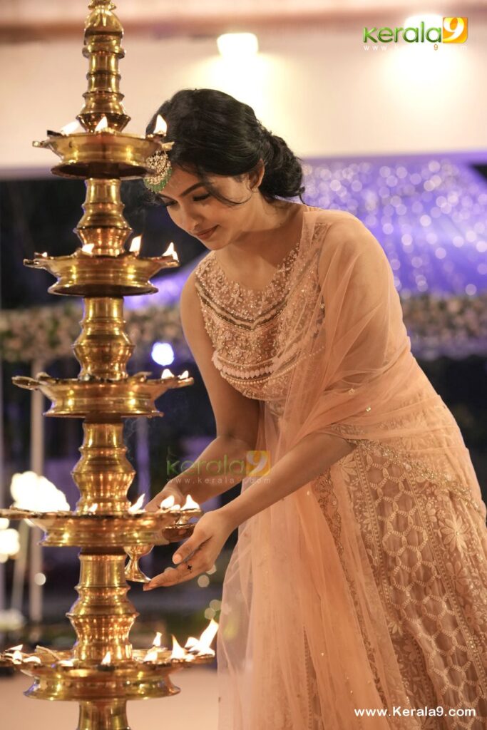 Kalyan Navratri Celebration 2023 Photos: Celebrities Celebrate Kalyan Navratri 2023 in Style 39 Mamitha Baiju at kalyan navratri pooja 2023 photos 089