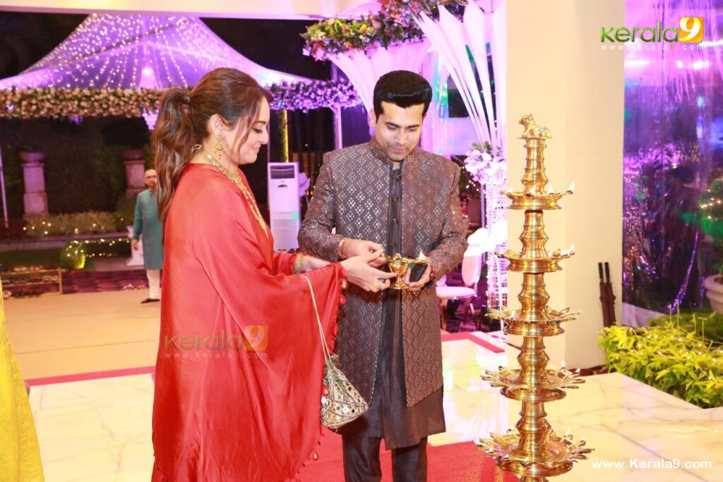 Kalyan Navratri Celebration 2023 Photos: Celebrities Celebrate Kalyan Navratri 2023 in Style 79 Sonakshi Sinha at kalyan navratri celebration 2023 photos 067 2