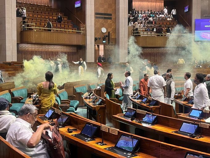 Massive Security Breach at Lok Sabha 2023 001 - Kerala9.com Massive Security Breach at Lok Sabha 2023 001