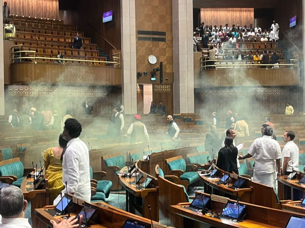 Massive Security Breach at Lok Sabha 2023 002 - Kerala9.com Massive Security Breach at Lok Sabha 2023 002
