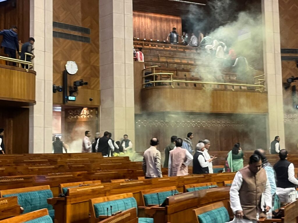 Massive Security Breach at Lok Sabha 2023 004 - Kerala9.com Massive Security Breach at Lok Sabha 2023 004