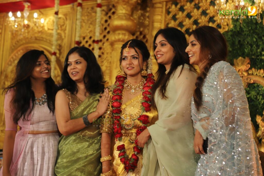 aparna das deepak parambol wedding photos 032