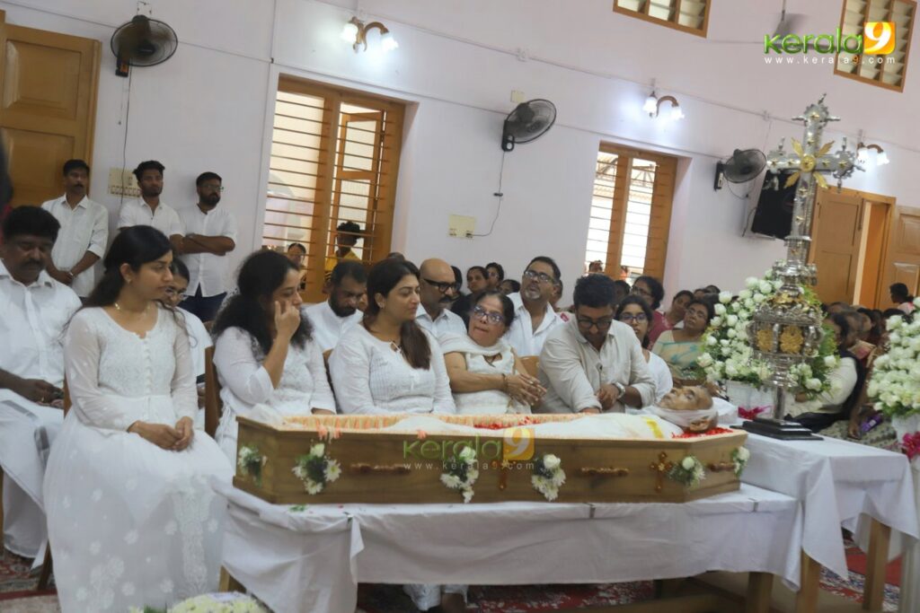 meera jasmine father church funeral photos 021