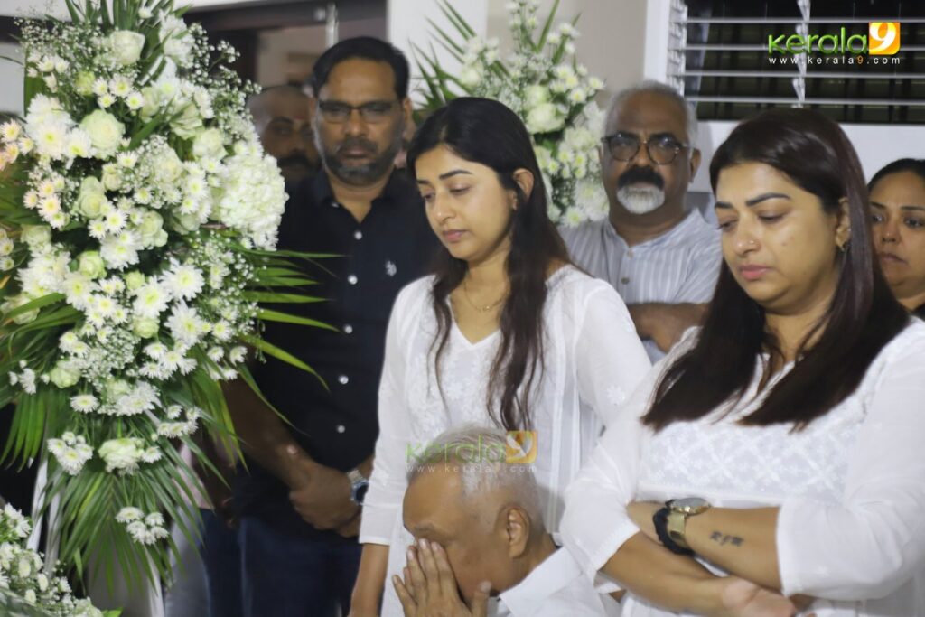 meera jasmine father funeral photos 011