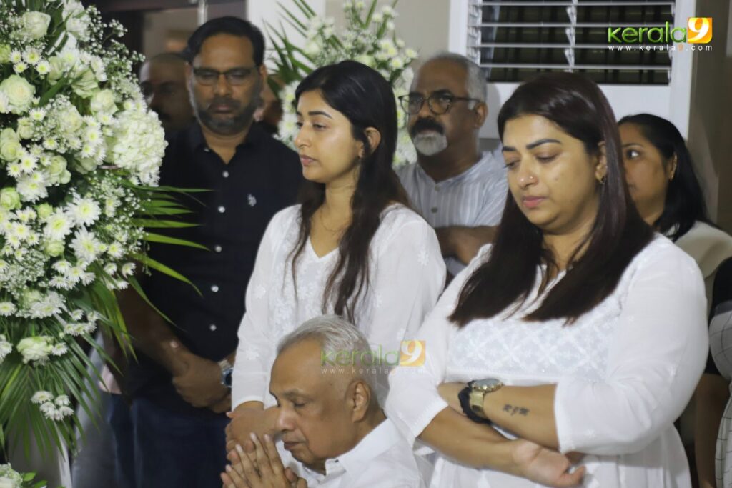 meera jasmine father funeral photos 012