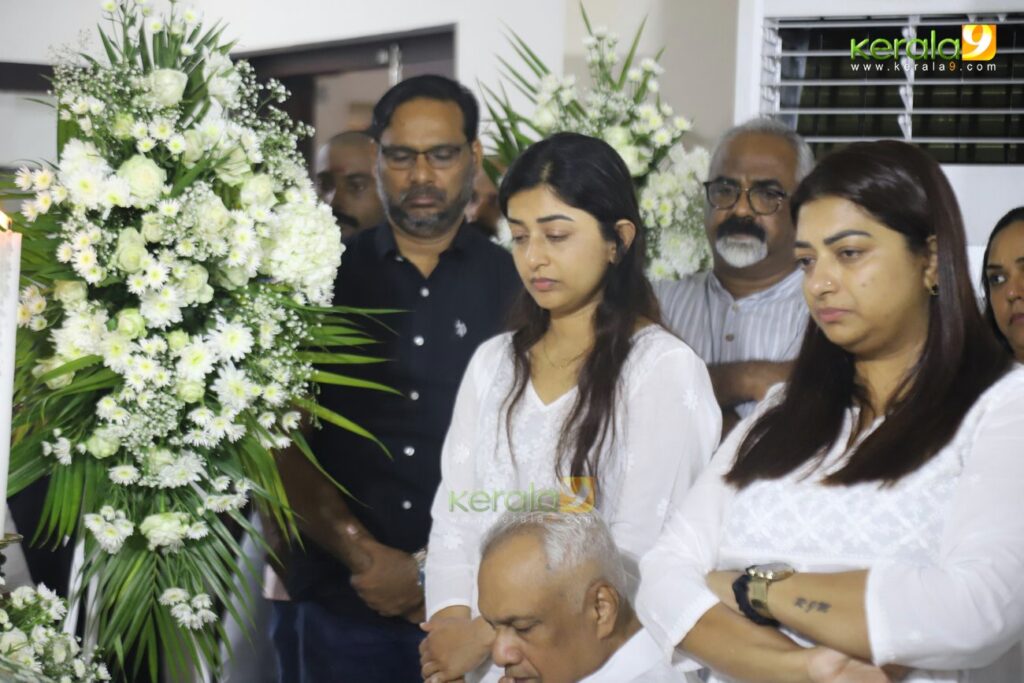 meera jasmine father funeral photos 014