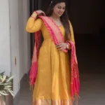 actress iniya looking traditional style images 002