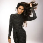anupama parameswaran blackoutfit photos