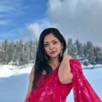 ahana krishnakumar in saree at kashmir trip photos 002