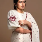 parvathy thiruvothu in dot print saree with blouse style ideas photos
