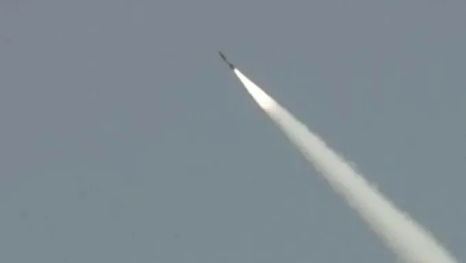 Pakistan tests ballistic missile