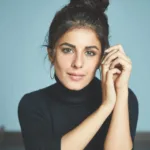isha talwar in black top with messy hair style photos-003