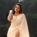 trisha in off white saree with blouse ideas photos-003