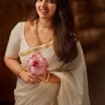 malavika menon in kerala saree with traditional ornaments photos 005