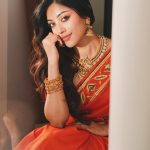 actress anu emmanuel in raw mango colour saree photos-001