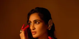 deepti sati in party wear saree with blouse style photos 002