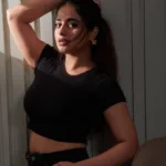 nayanthara chakravarthy in jeans with crop top styling photos 004
