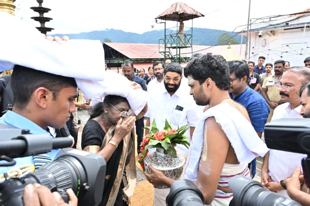 President Droupadi Murmu at Sabarimala temple photos