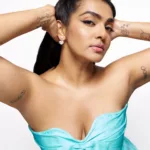 parvathy thiruvothu in light blue gown type dress style photos 001