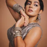 parvathy thiruvothu in party wear heavy design blouse style photos 003