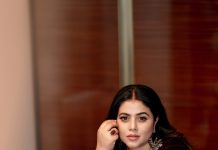 shamna kasim in full length deep plum or burgundy velvet kaftan or long kurta silhouette design photos
