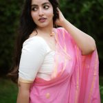 actress malavika c menon in pink saree with white blouse look photos-008