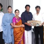 khushboo-invites-cm-vijay-daughter-wedding with family-001
