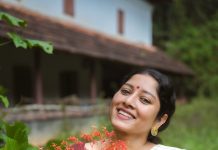 anumol in traditional kerala setsaree with blouse combination pics