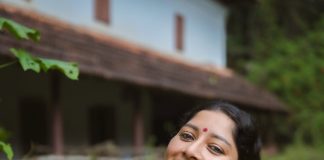 Anu Mol anumol in traditional kerala setsaree with blouse combination pics