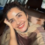 anupama parameswaran in trending lipstick shade photos
