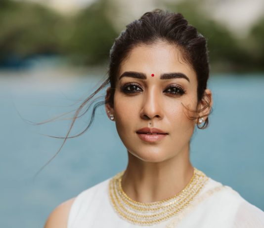 Nayantara nayanthara in white saree with jasmine flower look pics