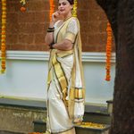 Onam saree twirl pose idea for Instagram reels and photos