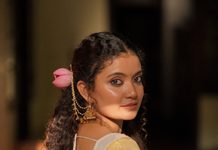 10 Trending Onam Saree Pose Ideas Inspired by South Indian Celebrities Side profile candid glance in traditional Kerala saree