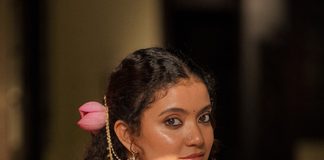 10 Trending Onam Saree Pose Ideas Inspired by South Indian Celebrities Side profile candid glance in traditional Kerala saree