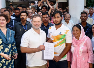 Delhi Police Files FIR Over Student’s Pellet Gun Injury Following Hours-Long Sit-In by Rahul Gandhi image