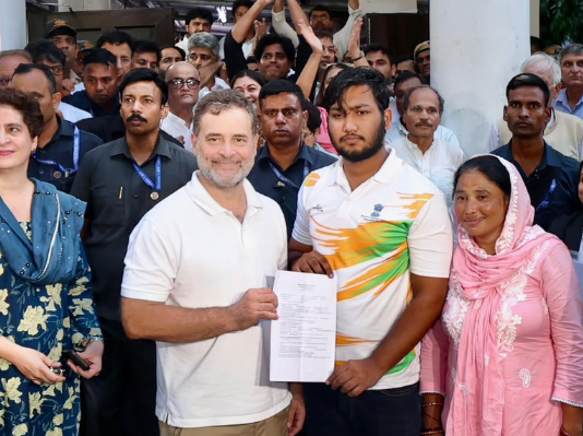 Delhi Police Files FIR Over Student’s Pellet Gun Injury Following Hours-Long Sit-In by Rahul Gandhi image