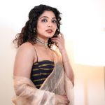 rima kallingal photos in saree with sleeveless blouse ideas photos