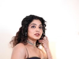 Rima Kallingal rima kallingal photos in saree with sleeveless blouse ideas photos