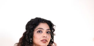 Rima Kallingal rima kallingal photos in saree with sleeveless blouse ideas photos