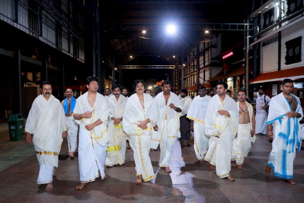 Pawan Kalyan visit guruvayur temple photos