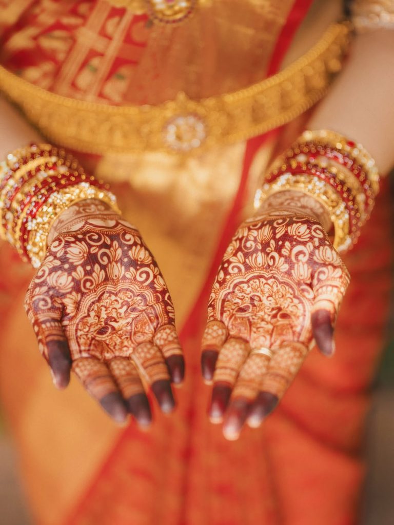 ahaana krishna wedding mehndi design photo
