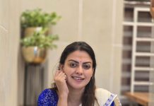anusree in saree with trending makeup style photos