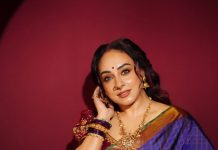 pearle maaney in royal blue traditional silk saree with rich maroon silk fabric blouse style in kalyan navaratri function outfit photos